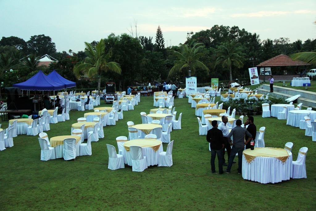 By The Way Hotell Mysore Eksteriør bilde